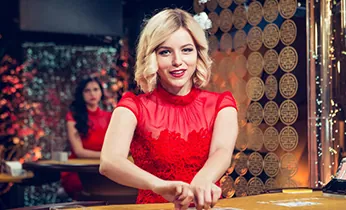 Hình ảnh đội ngũ hỗ trợ khách hàng chuyên nghiệp của f168s